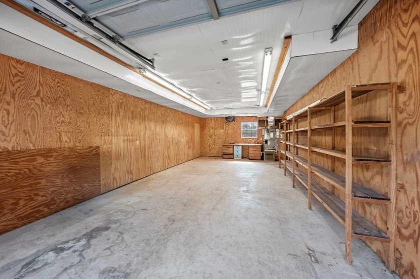 Multiple-home property with a total of 4 bedrooms, 4.5 baths - photo 33