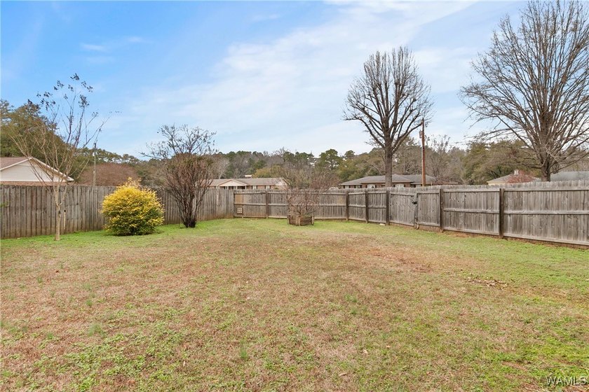 OPEN HOUSE April 19th from 2-4 pm! Enjoy space, comfort, and - photo 39