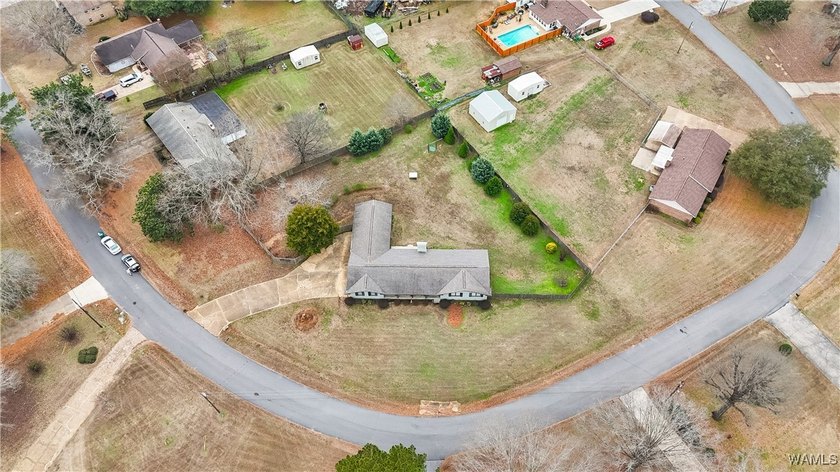 OPEN HOUSE April 19th from 2-4 pm! Enjoy space, comfort, and - photo 41