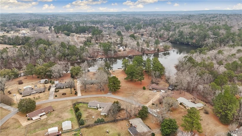 OPEN HOUSE April 19th from 2-4 pm! Enjoy space, comfort, and - photo 42