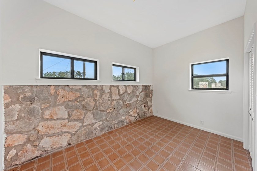 Multiple-home property with a total of 4 bedrooms, 4.5 baths - photo 47