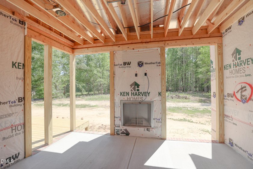 Custom-built by Ken Harvey Homes, with a RARE 4-CAR GARAGE! - photo 15