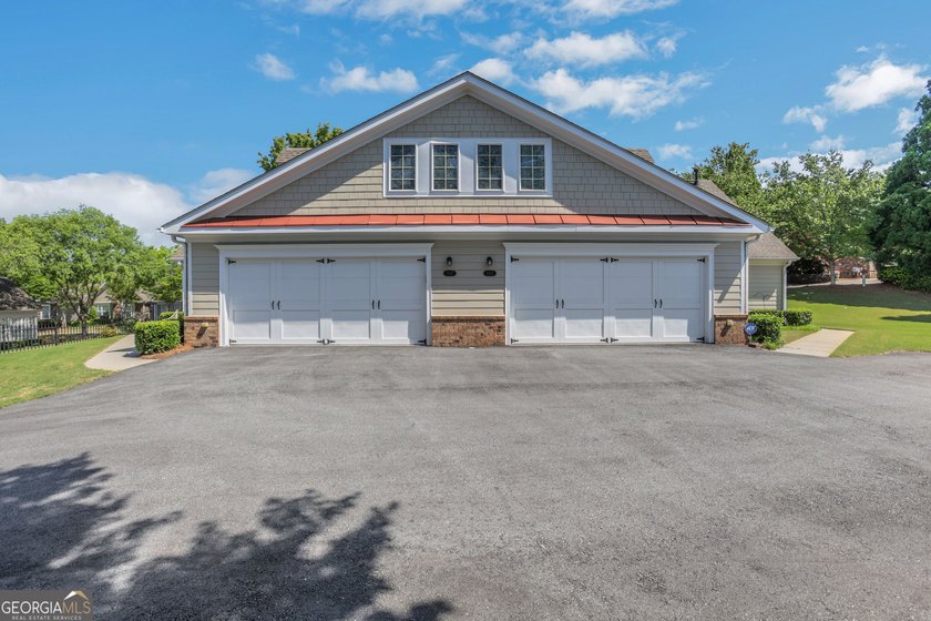 Beautifully updated and completely turnkey ranch home in the - photo 26