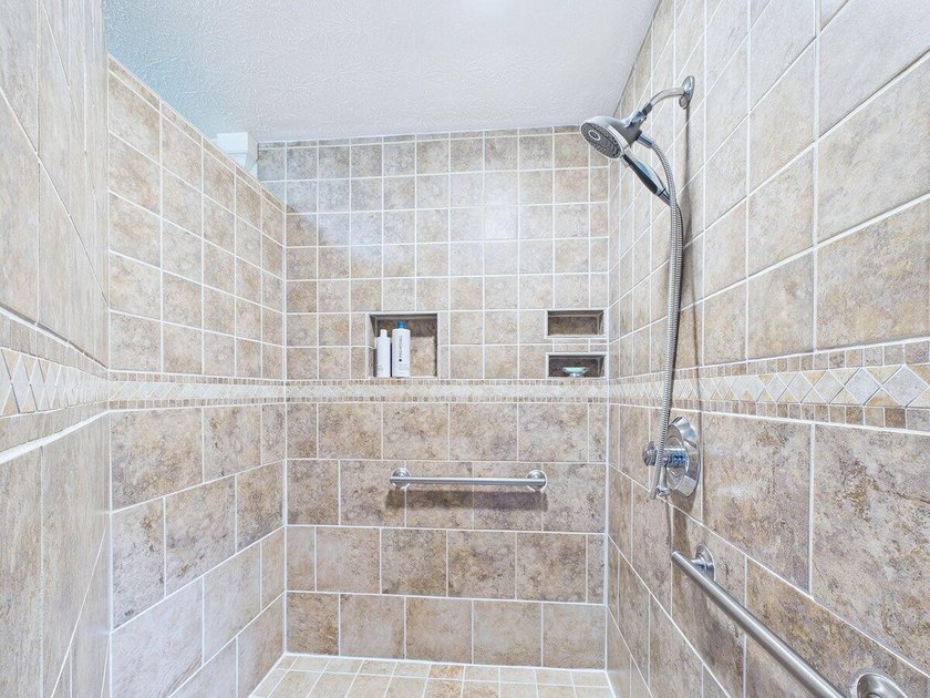 5 bed/3.5 bath. Nestled in a highly desirable area, this - photo 26