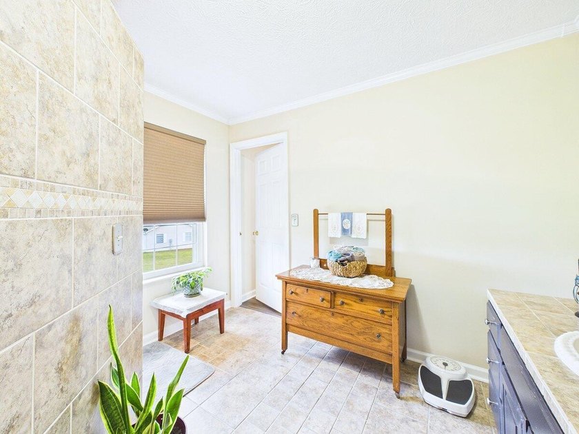 5 bed/3.5 bath. Nestled in a highly desirable area, this - photo 27