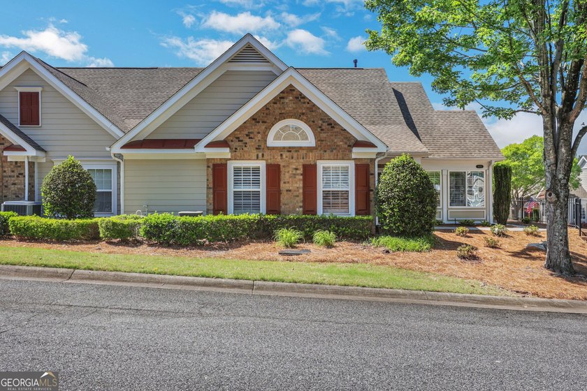 Beautifully updated and completely turnkey ranch home in the - photo 30