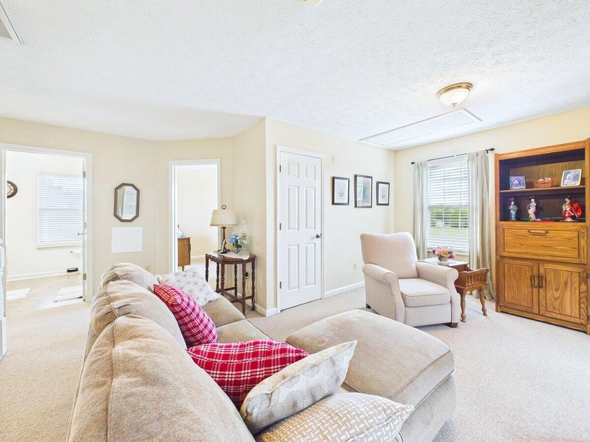 5 bed/3.5 bath. Nestled in a highly desirable area, this - photo 46
