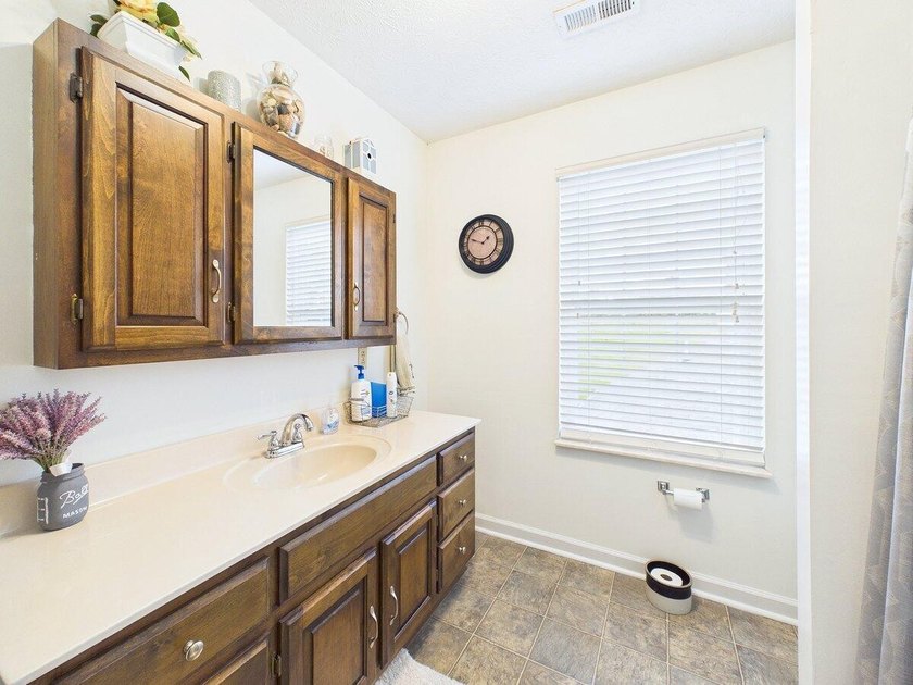5 bed/3.5 bath. Nestled in a highly desirable area, this - photo 50