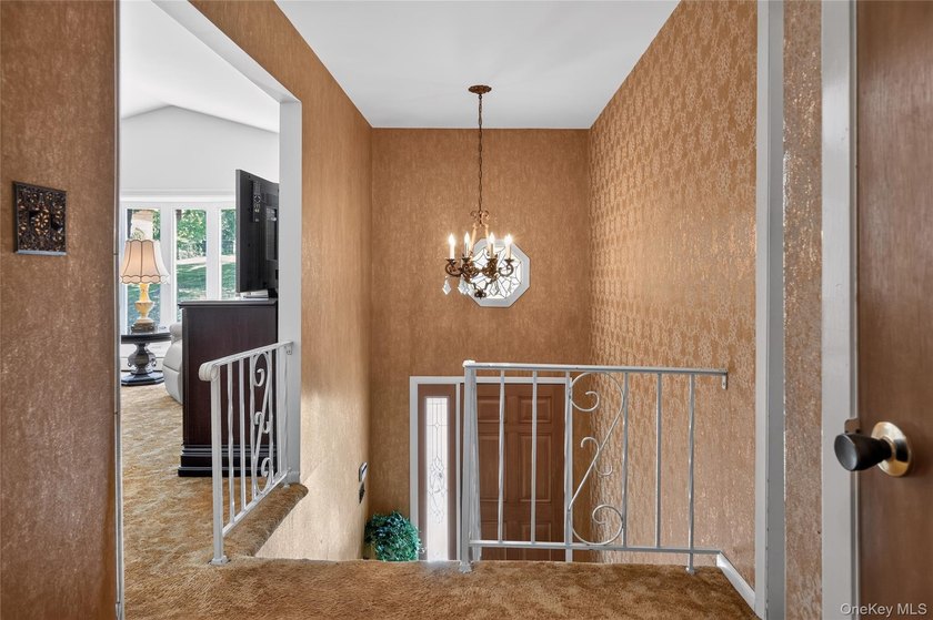 Located on a lovely, quiet street in Northwest Yonkers, this - photo 8
