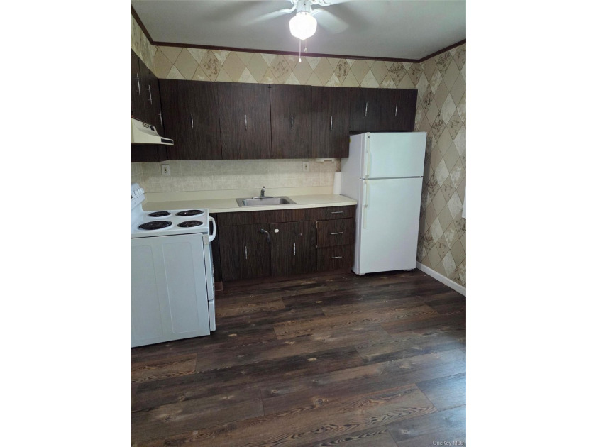 Another *goodie* in desirable Waters Edge community. This 2nd - photo 7