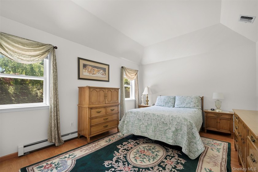 Exquisite custom-built Colonial elegantly positioned midblock on - photo 27