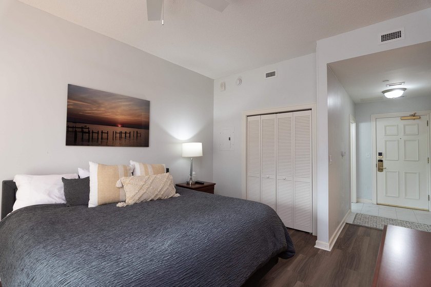 DIRECT OCEANFRONT!! This direct oceanfront three-bedroom - photo 60