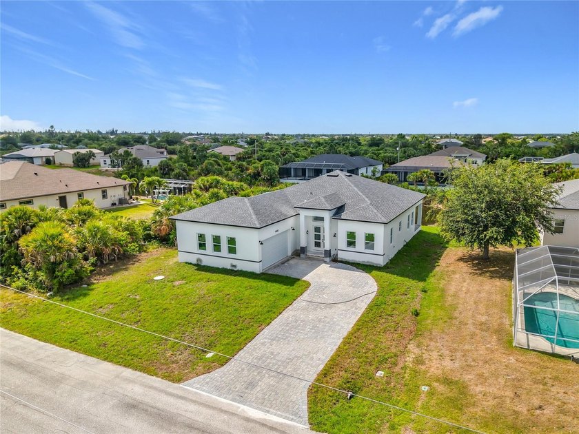 Welcome to your custom waterfront dream home opportunity in the - photo 3