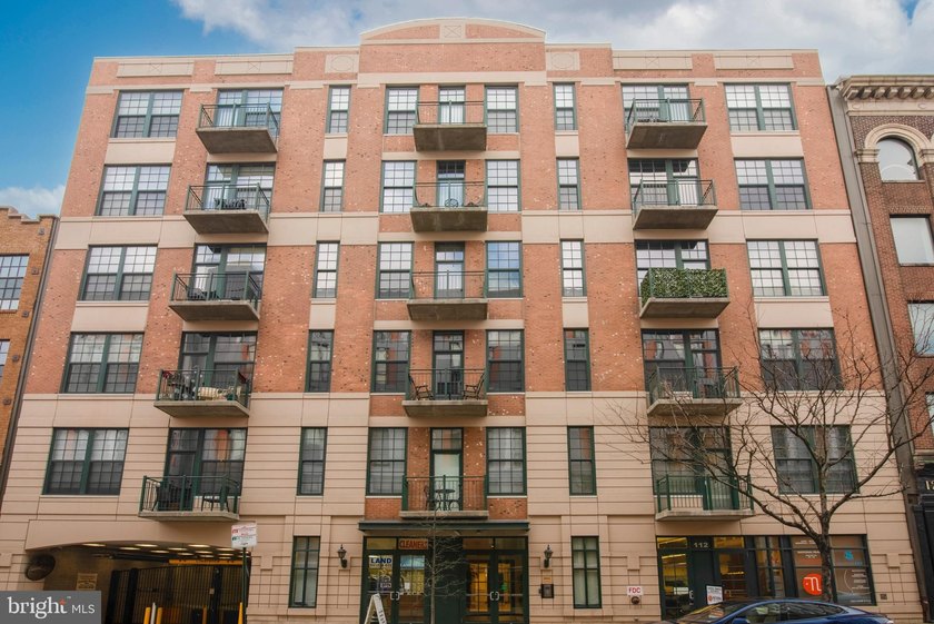 are opportunity to own a 2-bedroom + den residence at The - photo 2