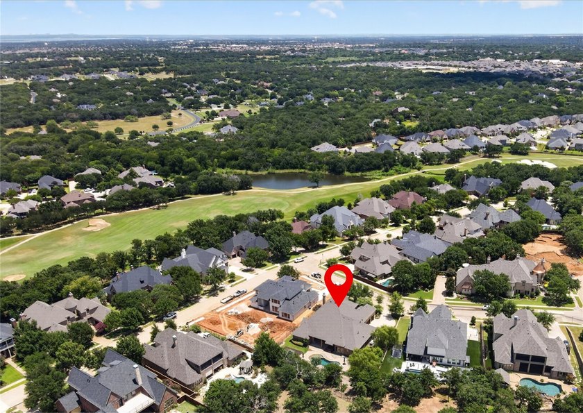 One of the largest Single-Story custom homes in Lantana's - photo 3