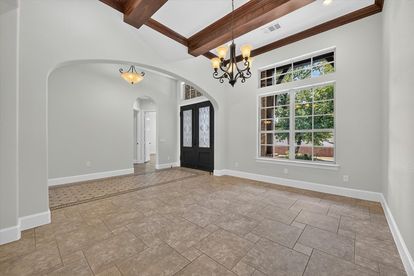 One of the largest Single-Story custom homes in Lantana's - photo 6