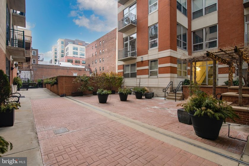 are opportunity to own a 2-bedroom + den residence at The - photo 7