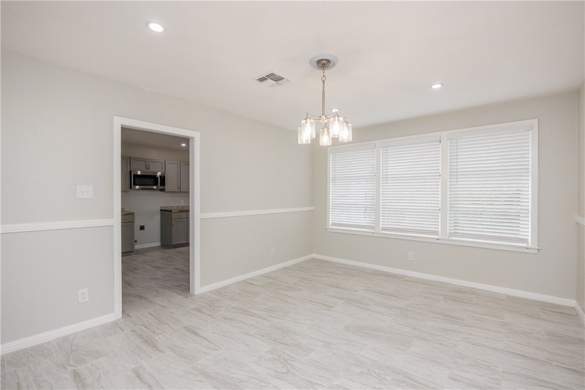 Enjoy this fantastic neighborhood, just blocks from Ocean Drive - photo 15