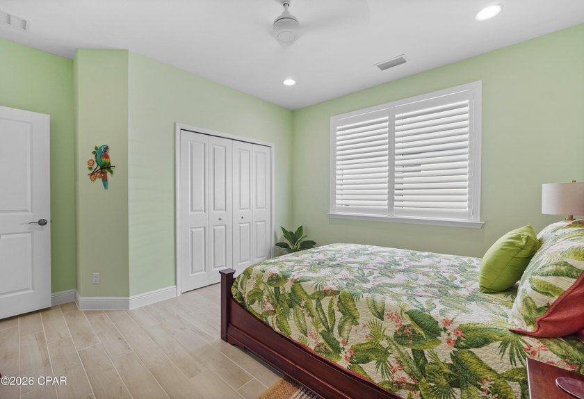 Welcome Home to Paradise! Prepare to fall in love with this - photo 31