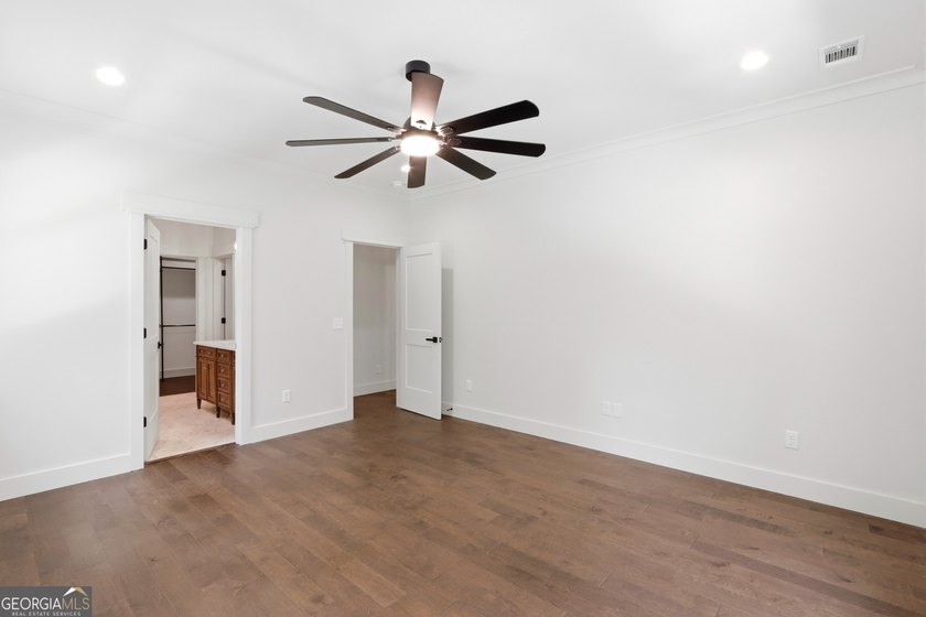 Superlative NEW CONSTRUCTION (w/ dock access) in the heart of - photo 31