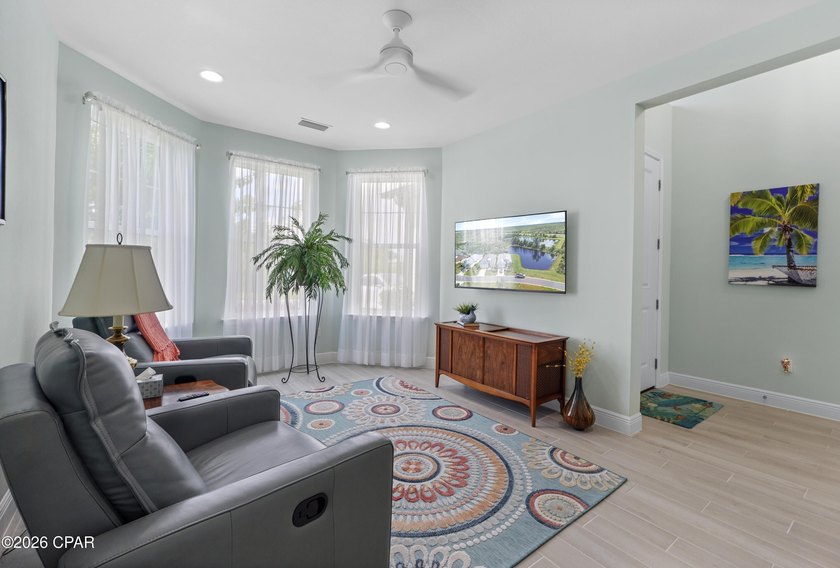 Welcome Home to Paradise! Prepare to fall in love with this - photo 34