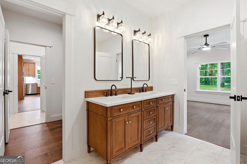 Superlative NEW CONSTRUCTION (w/ dock access) in the heart of - photo 34