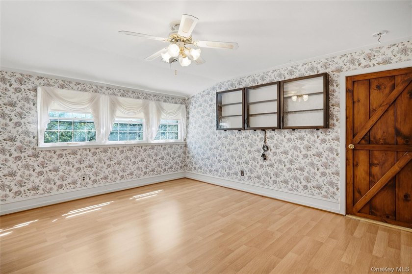 Nestled within a charming community on a beautiful, private 1 - photo 34