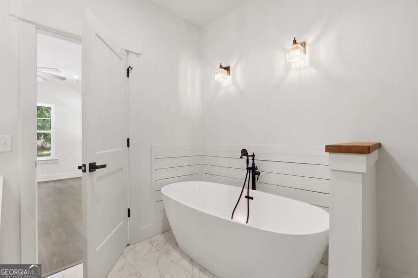 Superlative NEW CONSTRUCTION (w/ dock access) in the heart of - photo 35