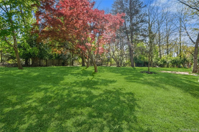 Nestled within a charming community on a beautiful, private 1 - photo 36