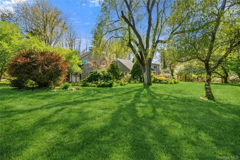 Nestled within a charming community on a beautiful, private 1 - photo 41