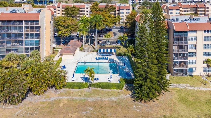 Fantastic opportunity for buyers and investors. 55+ community - photo 23