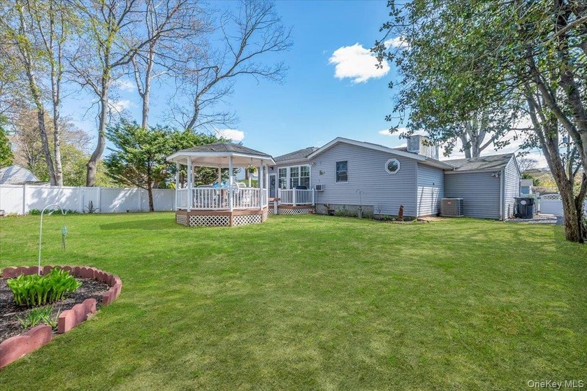 Expanded wide- line ranch set on a generous 75/150 property in - photo 26
