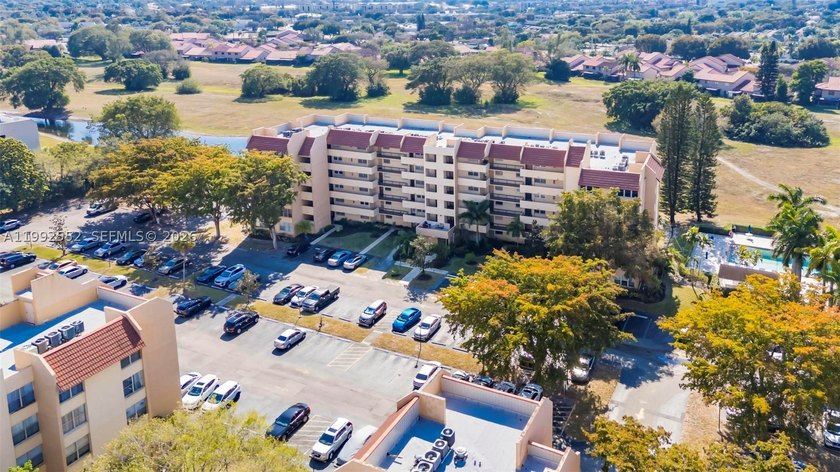 Fantastic opportunity for buyers and investors. 55+ community - photo 28