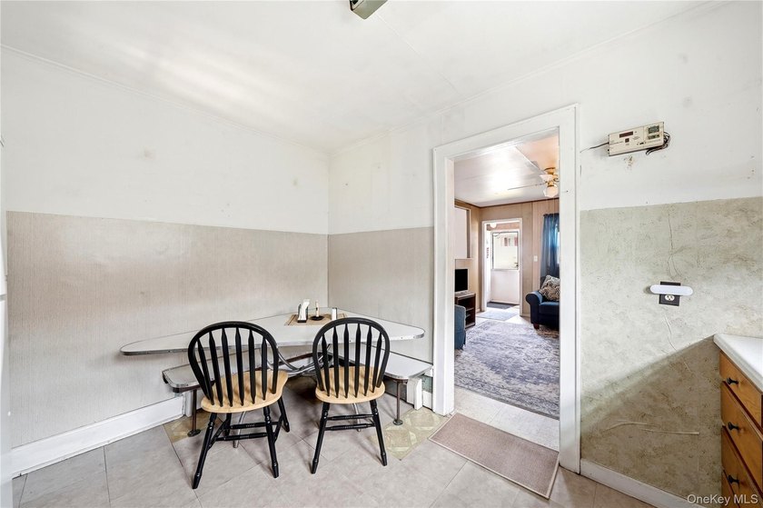 Unique Home in Lindy Village with Partial Dormer. Make This Your - photo 8