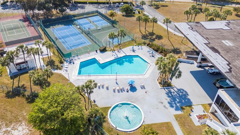 Fantastic opportunity for buyers and investors. 55+ community - photo 30