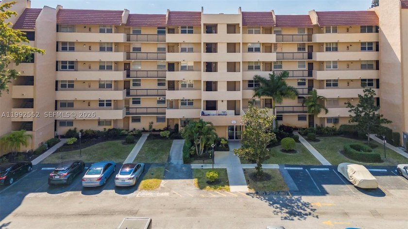 Fantastic opportunity for buyers and investors. 55+ community - photo 34