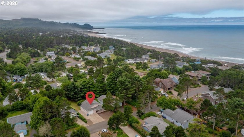 Welcome to 50 Pacific in beautiful Depoe Bay, Oregon! This - photo 6
