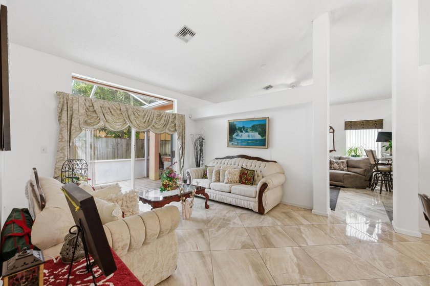 Welcome home to this well-maintained property, ideally located - photo 4