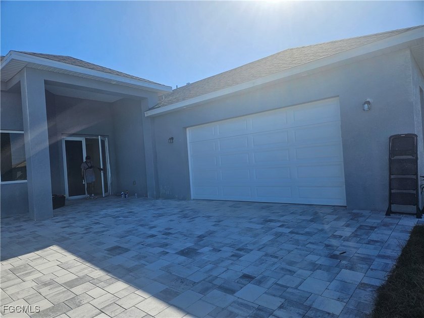 Welcome to this beautiful Cape Coral gem! This stunning - photo 3