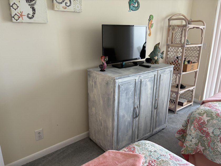 Discover this well-appointed two-bedroom, two-bathroom - photo 21