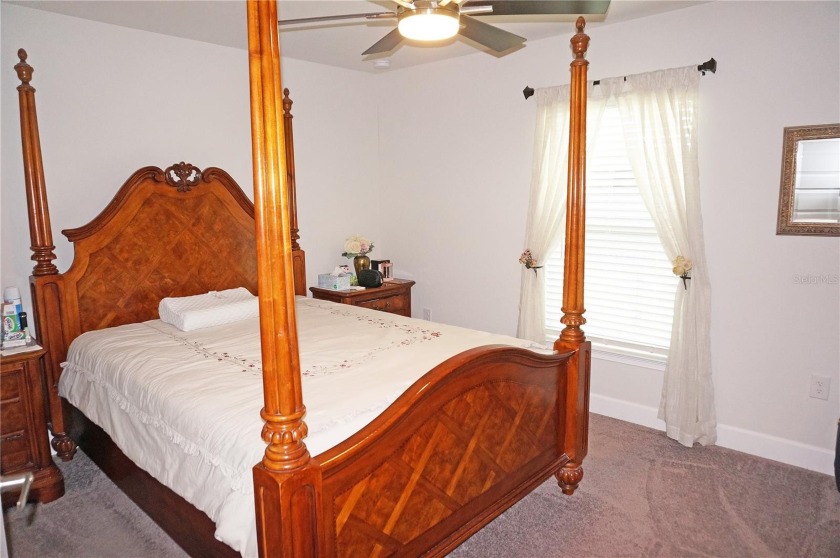 Spacious and impressive 4 Bedroom, 3 Bathroom home with attached - photo 39