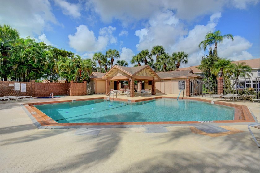 Discover this inviting 2-bedroom, 2-bath villa with 1-car garage - photo 43