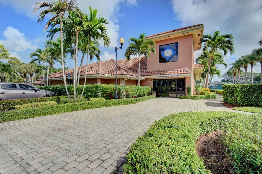 Discover this inviting 2-bedroom, 2-bath villa with 1-car garage - photo 45