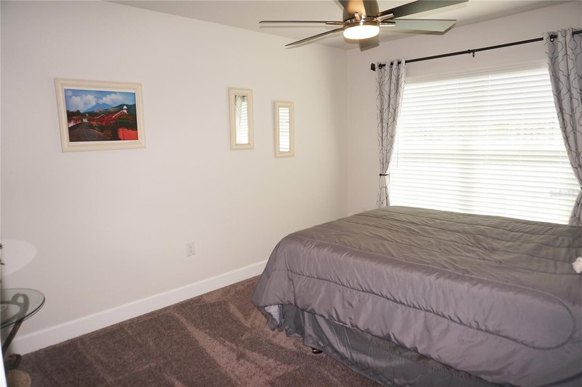 Spacious and impressive 4 Bedroom, 3 Bathroom home with attached - photo 49