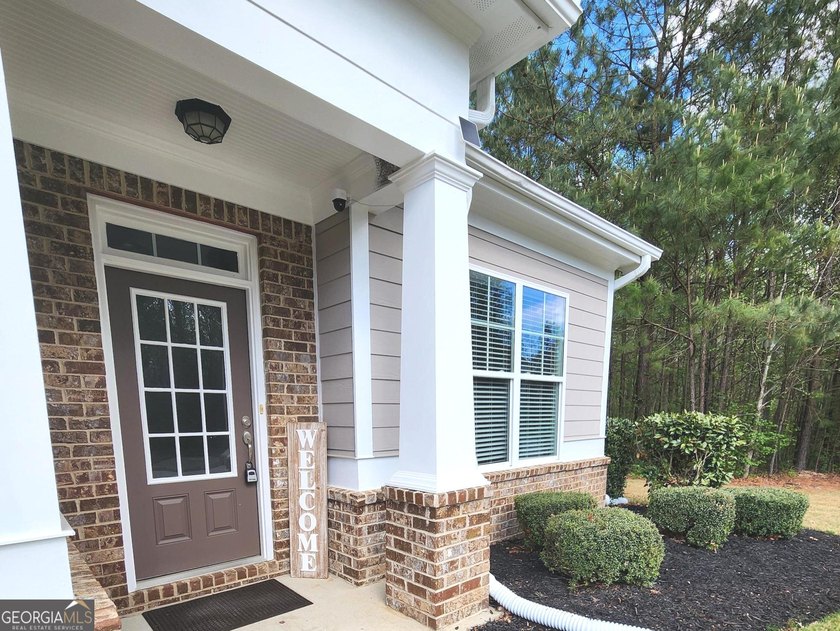 Welcome to 1072 Creekhead. This 4 Bedroom 3 full bath home is - photo 4