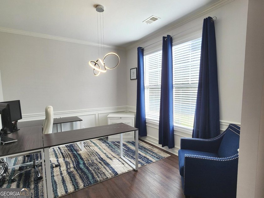 Welcome to 1072 Creekhead. This 4 Bedroom 3 full bath home is - photo 6