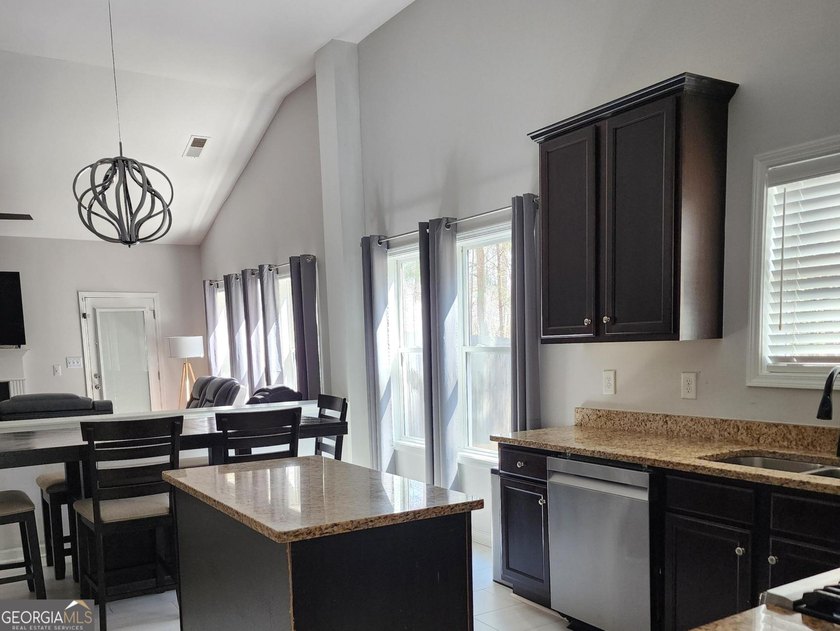Welcome to 1072 Creekhead. This 4 Bedroom 3 full bath home is - photo 9