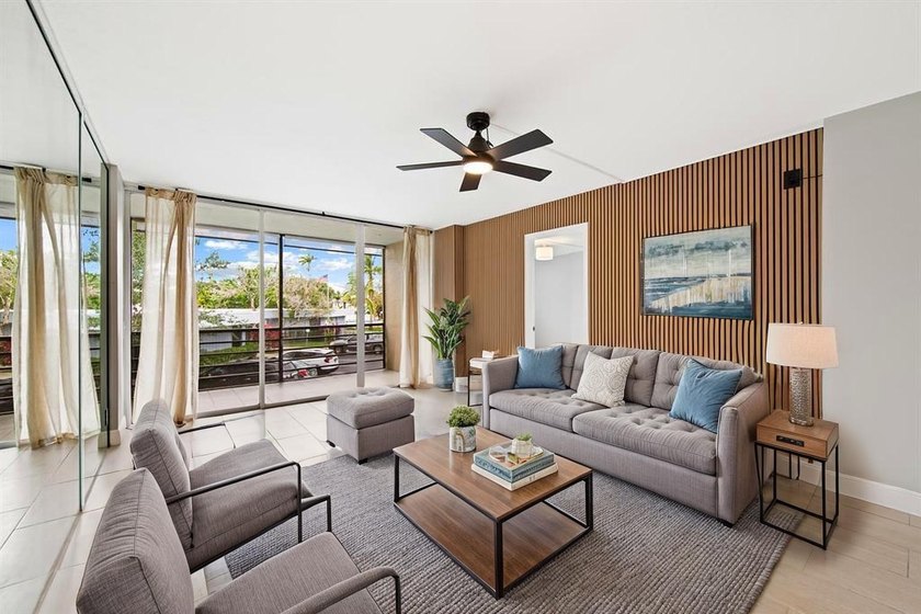 Remodeled &amp; Spacious light and bright 2 bedroom, 2 bathroom - photo 5