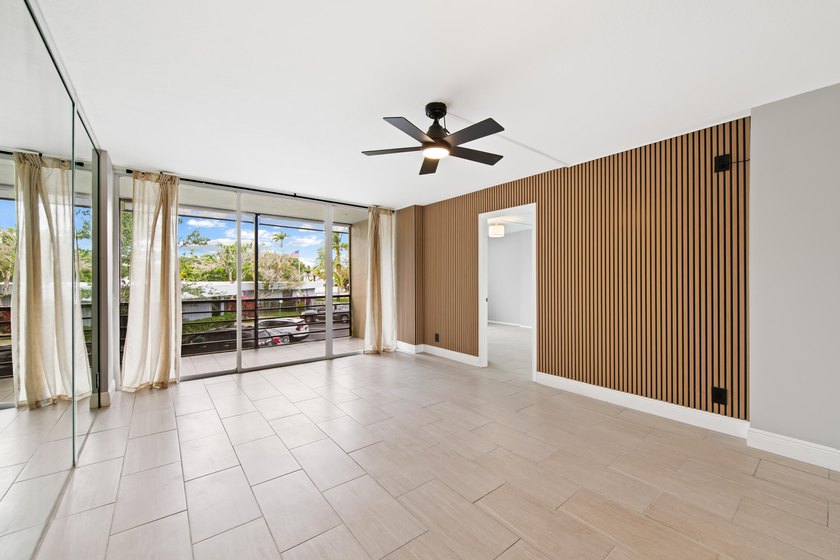 Remodeled &amp; Spacious light and bright 2 bedroom, 2 bathroom - photo 6