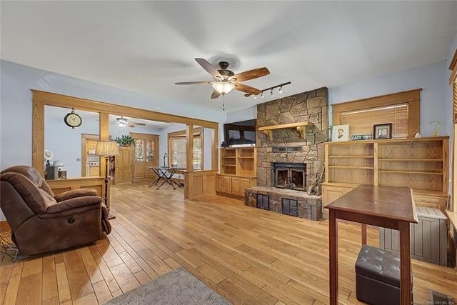 Welcome to this beautiful 3-bedroom home situated on a spacious - photo 10